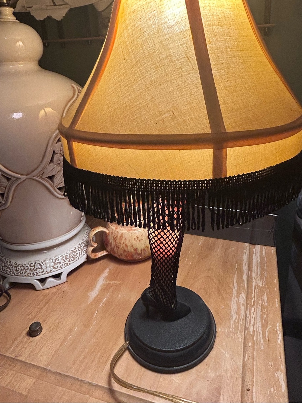 Vintage-Inspired Black Fishnet Leg Table Lamp with Gold Shade - Unbranded